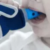 Saç aksesuarları bebek başparmak emme parmak koruyucusu silikon ısırma eldivenleri Teether Bant