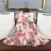 プリンセスドレスサイズ90-160 cmキッズデザイナー服サマーガールズパーティードレス24april全体に豪華なベビースカートの花のパターンが印刷されています