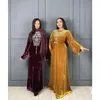 Etniska kläder gul sammet logotyp Dubai Kaftan Abaya bröllopsklänning mycket snygg länge