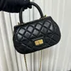 Kart tutucular Crossbody Bag Chenel 2024 Koyun Dinleri Rüzgar Ling Izgara Zincir Tutma Çantası Yüksek Kaliteli Tek Oda Crossbody Çantası