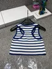 Designer di lusso 2024 Summer Women O-Neck Stripe Knit Tops Street Indossare maniche Top a maniche per giubbotto di moda casual