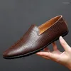 Chaussures décontractées Homme classique Fashion formelle de haute qualité abiye conduisant mâle adultes plates masculines véritables mocassins en cuir