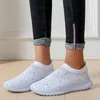 Chaussures décontractées 2024 Mesh pour femmes en extérieur extérieur Crystal Flash Slip-On Sneakers Sneakers Tennis Tricoted Running