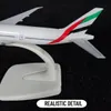 Escala 1 250 Aeronave Modelo de metal Diecast Fly Emirates B777 Réplica Office Aviation Office Miniature Art Kid Fidget Boy Toy 240408