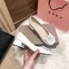 디자이너 럭셔리 Mumu Loafers 여자 드레스 신발 최고의 품질 아파트 골드 블록 힐 샌들 둥근 캡 발가락 발 뒤꿈치 발목 파티 펌프 크기 34-40