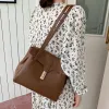 Väskor 2023 Luxury Fashion Vintage Designer läder axelväskor för kvinnor svart brun satchel på handväskor stora arbetsverksamhet väska