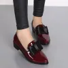 Pantoufles pointues toe femmes chaussures plates arc arc les femmes chaussures en cuir breveté décontracté single ballerine femmes chaussures de bouche peu profonde