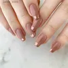 False Nails 24pcs 금 단순한 거짓 손톱 프랑스 디자인 웨어러블 가짜 손톱 인공 풀 커버 아트 아트 예술 Y240419