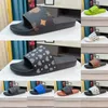 Paris Mens Womens Summer Slippers Beach Slide Home Black White Flat Scuffs Sliders mode läder gummi skor mönster sandal lyx sandaler sandale