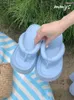 Flip de plataforma negra Las zapatillas de verano femeninas usan Eva Step on Poo Feeling Snip-On Sandals Beach Zapatos