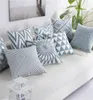Capa de almofada branca azul Casa de bordados geométricos para sofá -cama Capas de almofada decorativa simples 45x45cm6235302