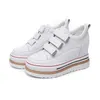 Casual Shoes Swyivy äkta läderkvinnor Sneakers High Heel 2024 Spring Hook Loop White Wedges Ladies Shoe