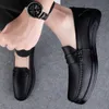 Chaussures décontractées en cuir authentique hommes Slip sur la plate-forme à la main sur les chaussures extérieures des mocassins de conduite des baskets respirantes 240407