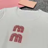 レディースニットティーデザイナー半袖と短いスタイル2024夏の新しいTシャツとレター付きホットダイヤモンド装飾ルースカジュアルファッション汎用性のあるニットトップ4ZXF