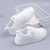 Casual skor höjd upp ventilation droppprodukter för att sälja vulkanisera sneakers 38 kvinnor modesport tenisky