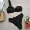 Swimwear féminin en gros sexy deux pièces Bikini d'épaule simple sets Lady élégante mode Low Rise Summer Solid Beach Wear