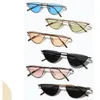 Nya Triangle Cat Eye Solglasögon Retro Alloy Solglasögon unika och eleganta kvinnors svart guld sol paraply oculos feminino 2024 sommar 240419