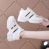 Chaussures décontractées Design Sense Dad féminin 2024 mode polyvalent zapatillas de sport surélevées de Deporte Traf