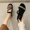 Slippers Sandales pour femmes pieds d'été se sentant à fond plat Fashion Beach Chaussures Femmes