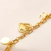 Klassiska armband Bangle High Quality 18K Gold Plated Rostfritt Steel Heart Letter Pendants Lovers Gift Wristband Cuff Chain Women Armband för födelsedagspresenter
