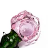 Handgjorda färgade rosformade glasrör med realistisk rosformad design