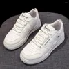 Casual Shoes Comemore 2024 Spring Low-top bekväm koreansk vit sko mode trend kvinnors plattform sneakers
