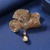 Brooches Vintage Women Men Fashion Rhinestone Pendant Bow Twist Accessories Exquisite Crystal Pins For Ladies's Party Banquet