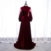 Robes de fête Janevini 2024 Soirée formelle de manches longues élégantes pour les femmes Velvet une ligne Vintage Bourgogne Robe High Neck Prom Wear