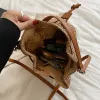 Plånböcker eleganta kvinnor handväskor dragkammare halm strand crossbody väskor virkning vävd strand bohemisk plånbok hinkväska vävd kvinnors väska