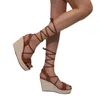 Sandały klinowe dla kobiet 2024 Summer rzymski otwarte palce platforma mody paski na damskie sandalias butów żeńskie buty
