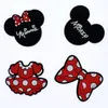 Anime charmes en gros de souvenirs d'enfance rouge robe bowknot souris drôle cadeau carton charmes accessoires de chaussures pvc décoration boucle