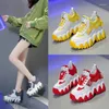 Scarpe da fitness sneakers 2024 donne piattaforma grosso Ulzzang woman designer casual giallo rosso femmina mesh vulcanizzato