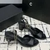 2024 Fashion Womens Sandals Channel Luxury Brand Summer Leather High Heel Leisure Holiday Flats