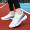 Chaussures décontractées crlaydk pour femmes courir le poids léger en maille respirant Tennis sans glissement entraîneuse baskets de marche sports pour voyager