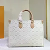 Denim branco Jacquard Ontogoo Médio de grande capacidade Bags Designer Luxo de alta qualidade Handality Fashion Saco de ombro clássico LR