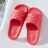 Hausschuhe dickes Flachboden Badezimmer Haus für Männer Frauen Mode weiche Eva Innensandalen 2024 Sommer Non Slip Flip Flops