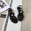 Designer di lusso Slide sandalo sandalo sandalo in pelle cursore cursore piatto casual scarpa da viaggio estate logo fiore da donna sexy mule girl loafer