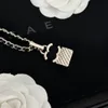 Boutique Silver Ploted Necklace Brand Designer Nuova borsa a forma di ciondolo a forma di ciondolo di alta qualità Collana di abbinamento