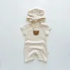 In Sommerkindern Baby Girls Jungen Kurzarm Waffel Patch Bär Infant geborener Overalls -Baumwoll -Strampler Geschenkhut mit Ohr 240409