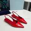 Luxe ontwerpers Flat Heel Women Sandals Triangle verfraaid echte lederen zool Casual schoenfeestavond Outdoor schoenen met doos