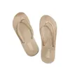 الموضة الصيفية Flip Flops Straw Sandalswomen El Slippers Ladies Shoes Indoor Outdoor Flipflops Beach Slides 240416