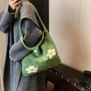 Bolsas de ombro Bolsa de crochê feminino Contraste a cor do tricô de malha de mercearia Padrão de flores Estético senhoras grandes praias de axilas