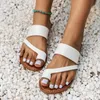 Тапочки 2024 Лето -стиль Леди на ноги кольцевые туфли повседневные женские турнирные слайды моды Famale's Simple Girl's Pure Color Sandals