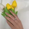 Pierścionki klastra czyste srebrne kwiatowe kobiety w stylu lasu pierścieniowego małe i świeże proste lekko inkrustowane z diamentowym palcem