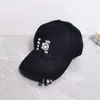 Modedesigner baseball cap street hatt brev golf cap fyra säsonger mössa sol hatt mäns anka tunga mössa kvinnors paljett bokstäver järnring tillbehör