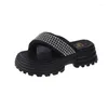 Slippers 2024 Zomer dikke zool dames open teen Rhinestone Cross -band Strandschoenen Matsuke Lazy People's Cool