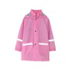 Enveloppez imperméable pour les enfants en saison pluvie