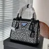 Pandoue de luxe Galleria sac fourre-tout pour femme crossbody torable triangle de haute qualité entièrement diamant haute capacité sac à bandoulière de banquet de banquet 22cm