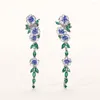 Boucles d'oreilles en peluche Huitan fleur bleue romantique longue suspension pour femmes couleurs argentées drop accessoires délicats bijoux tendance