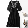 Sukienki swobodne Prawdziwa jedwabna czarna sukienka damska Summer Elegancka dla kobiet haft w dekolcie w szpic sznurka
